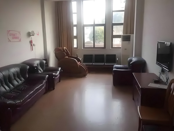 你属于我，酋长近端锋凯尔西首次晒出与霉霉恋爱后的甜蜜合照
